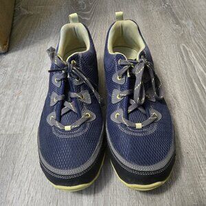 Ahnu Trail/Hiking Shoes – Women’s 8.5